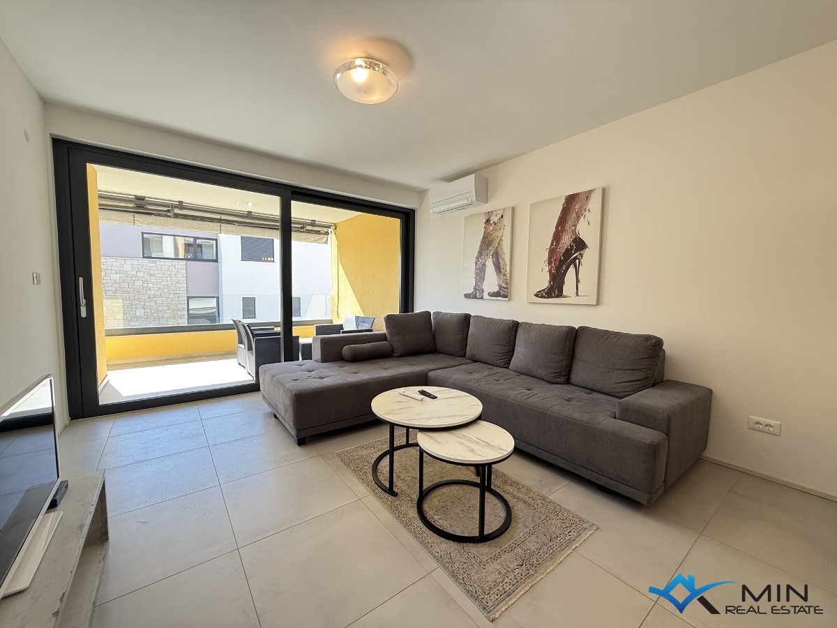 Lepo urejeno stanovanje z dvigalom v Novigradu