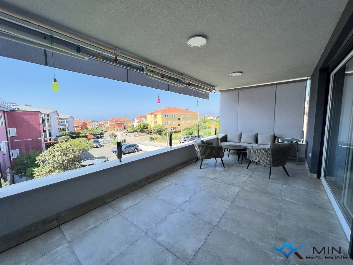 Atraktivan stan s pogledom na more – Novigrad