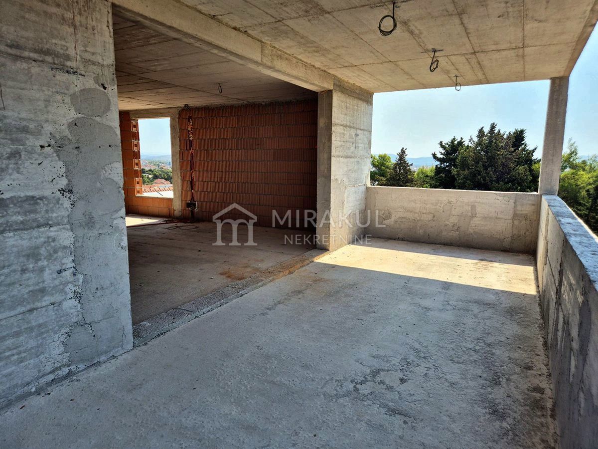 Nekretnine Vodice, Moderan stan S4 na mirnoj lokaciji