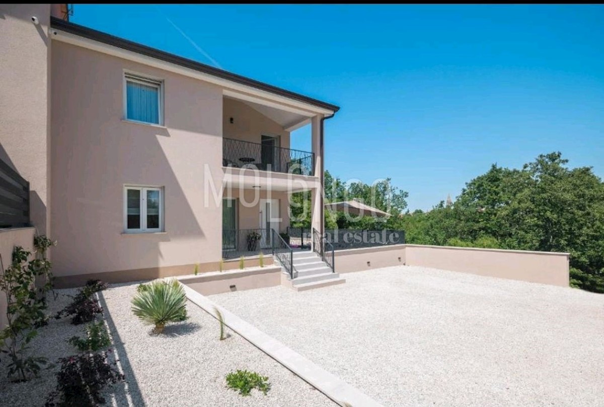 House Nova Vas, Poreč, 320m2