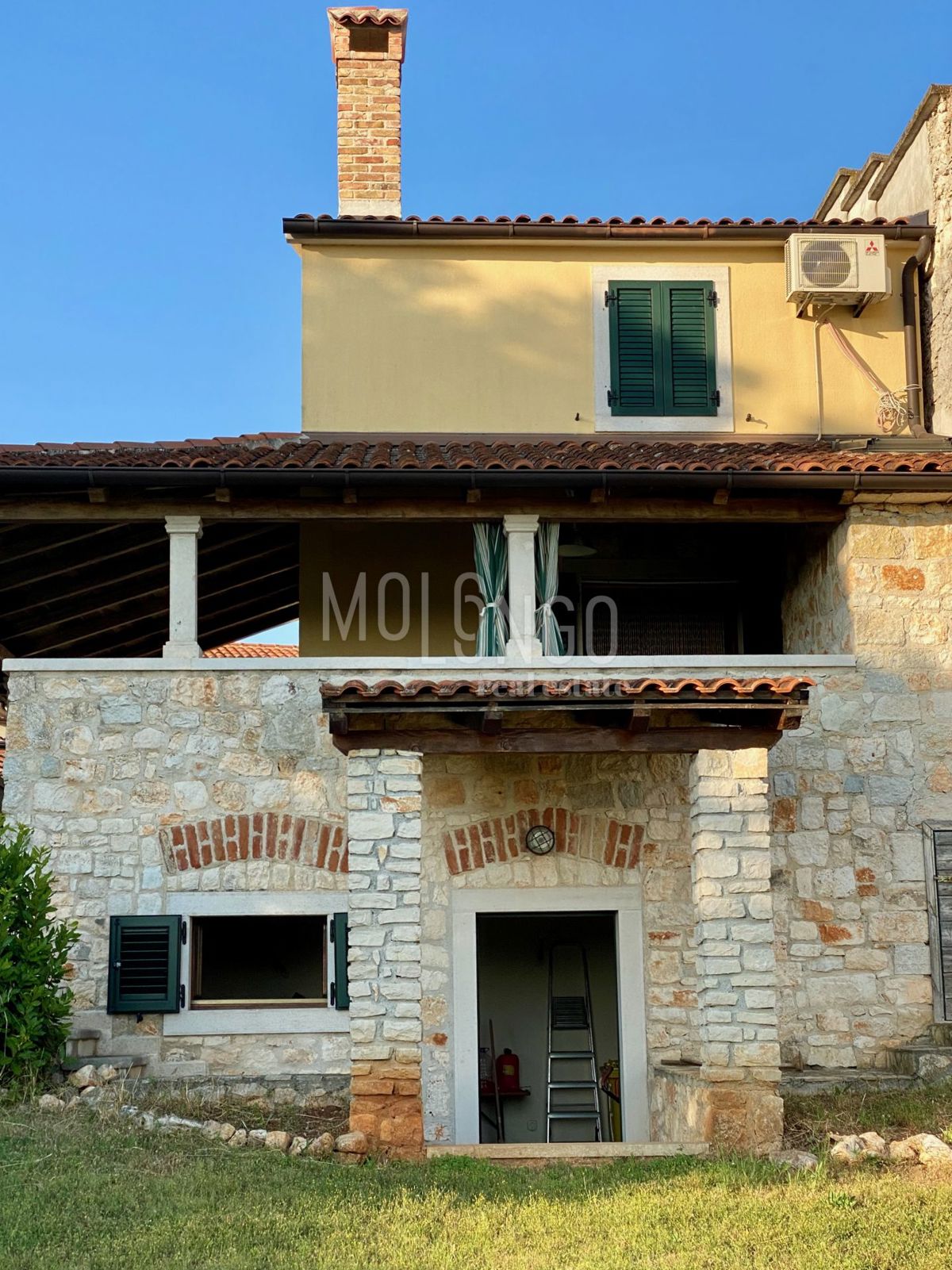 ISTRA, POREČ obnovljena kamena kuća s pogledom na more