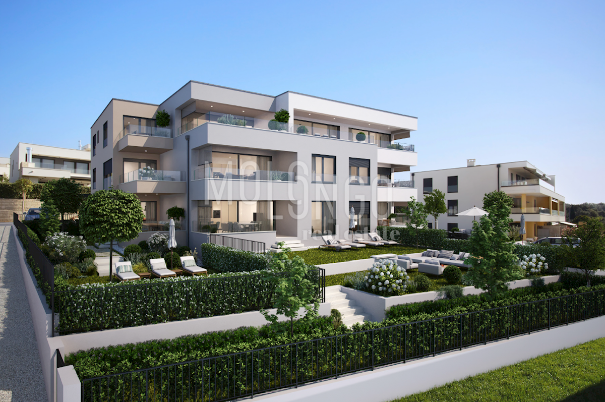 ISTRA, NOVIGRAD - stan s vrtom i pogledom na more!