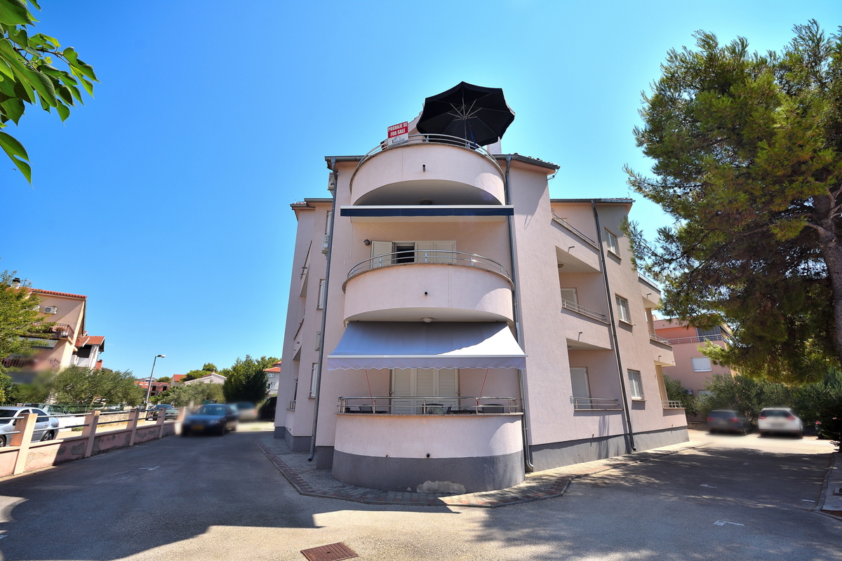 Vodice - Namješten komforan stan 250 m od plaže