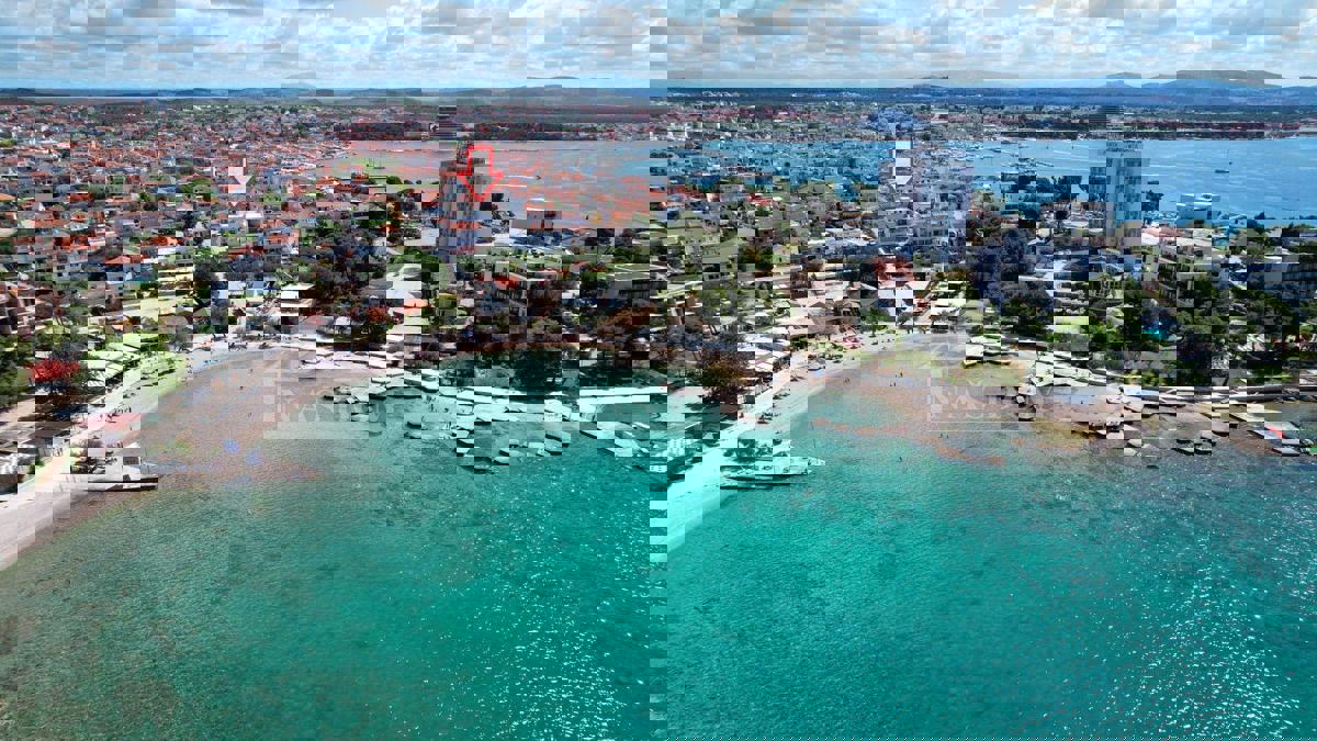 Luksuzni stan S10 s krovnom terasom, 50m od plaže