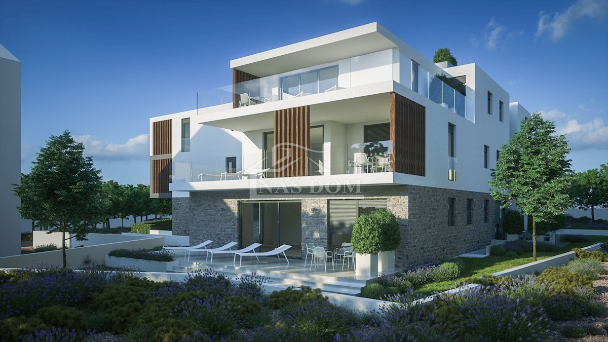 Vodice-**NOVOGRADNJA** *TOP LOKACIJA* S6 stan s tri spavaće sobe, I.kat