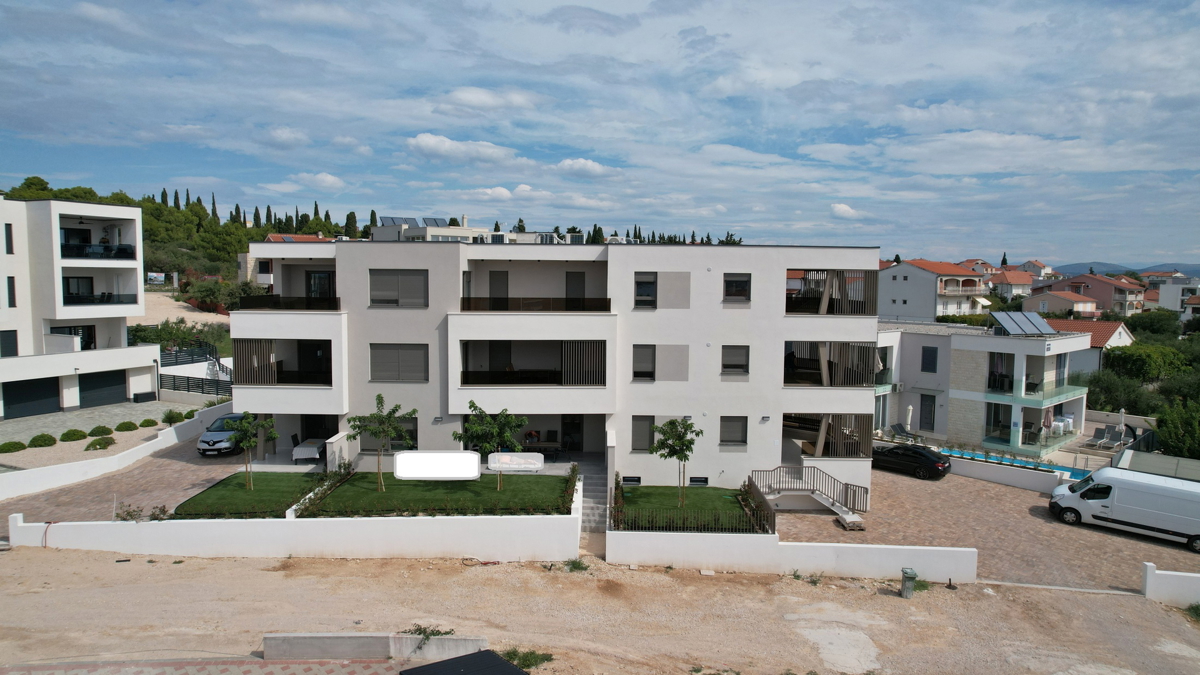 Vodice - TOP LOKACIJA, Stan S8 na prvom katu, pogled na more