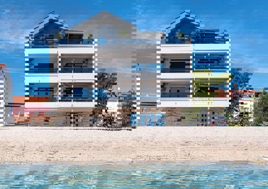 Vodice , Srima-**PRVI RED DO MORA** *POGLED NA MORE *  stan s vrtom