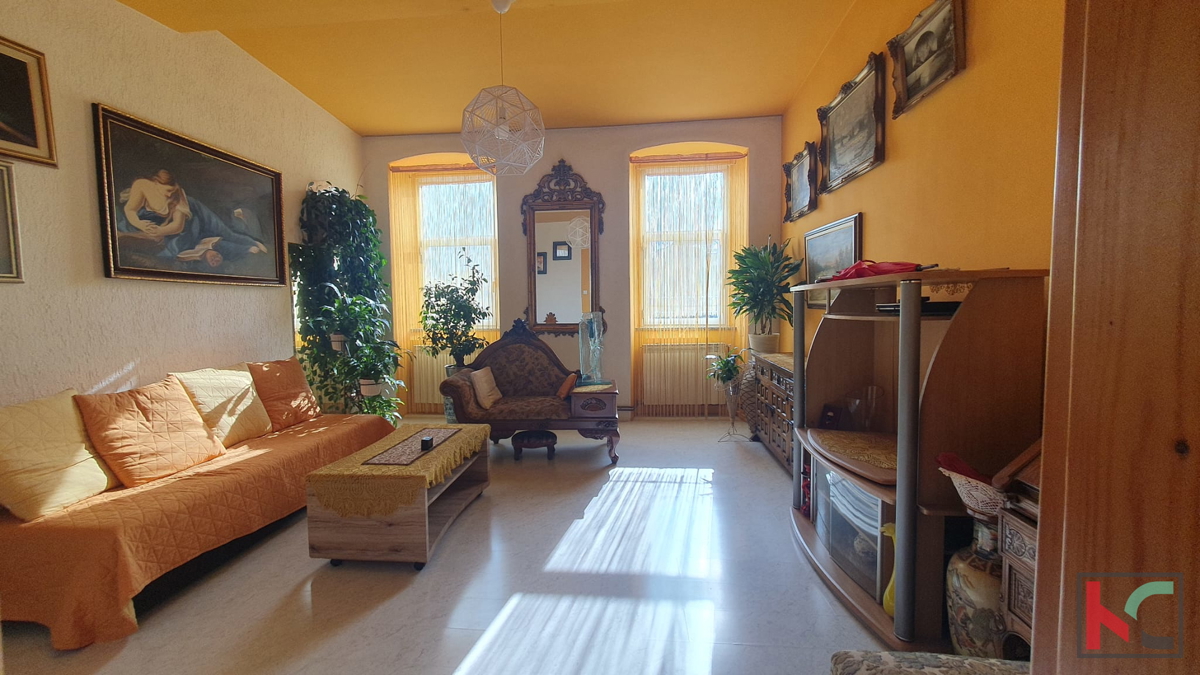 Pula, Punta, stan, 2S+DB, 83,46 m2, blizina mora i pogled Arena #prodaja