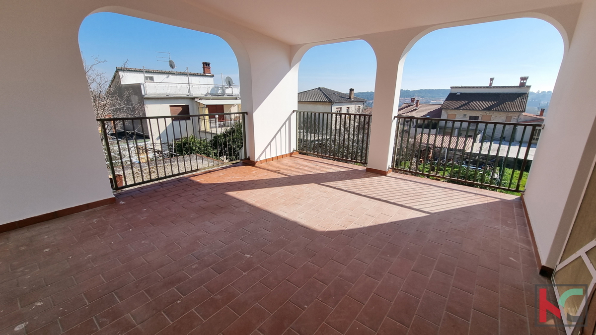 Pula, Šisansko naselje, etaža kuće 134m2 sa 400m2 okućnice/otvoreni pogled na grad, #prodaja
