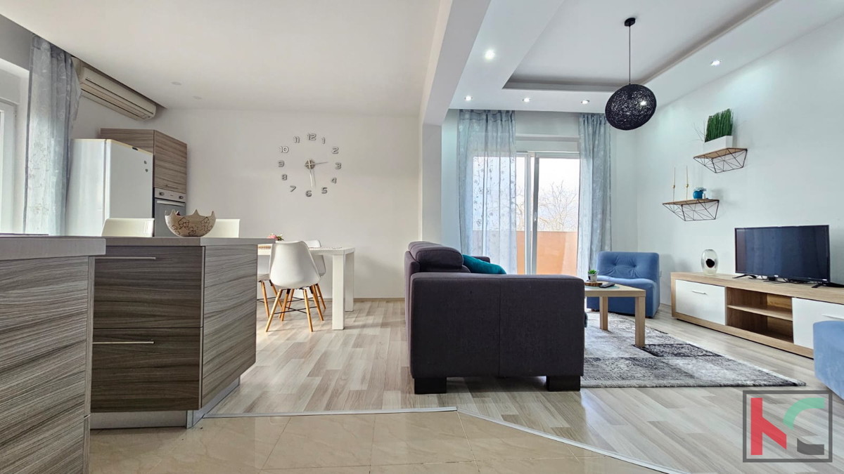 Pula, Veli Vrh, stan sa dva balkona 2SS+DB i garažom, 79m2 #prodaja