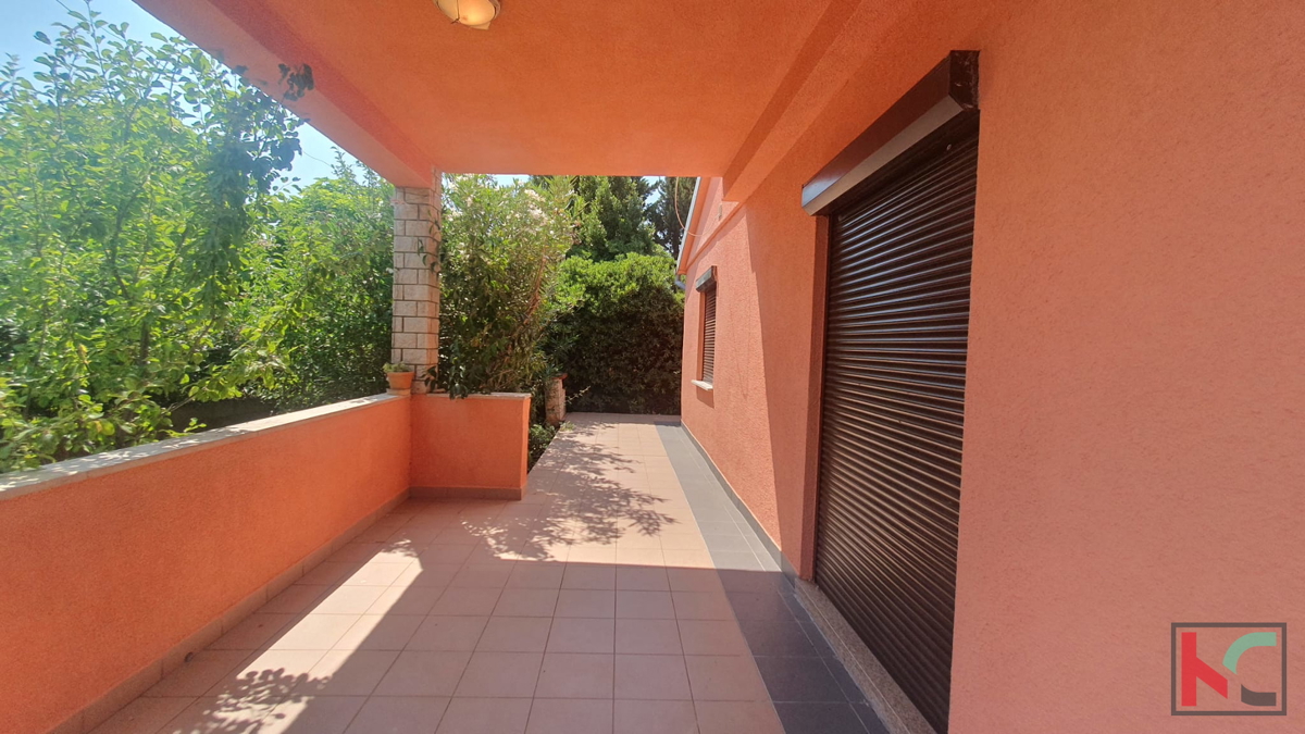 Istra, Poreč, blizina Červara, samostojeća kuća sa velikom uređenom okućnicom #prodaja