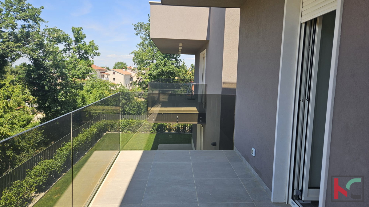 Poreč, four-room apartment 162.62 m3 in a new building, with a spacious roof terrace and a view of the sea #sale