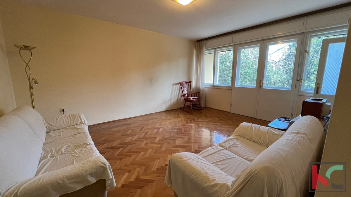 Pula, Veruda, četverosobni obiteljski stan na drugom katu na poželjnoj lokaciji #prodaja