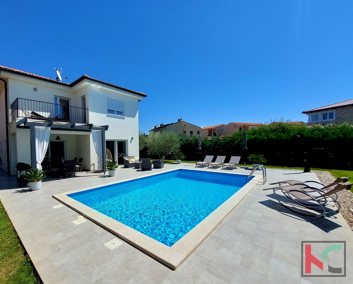 Istra, Poreč okolica, niskoenergetska vila 117 m2 s bazenom i pogledom na more, #prodaja