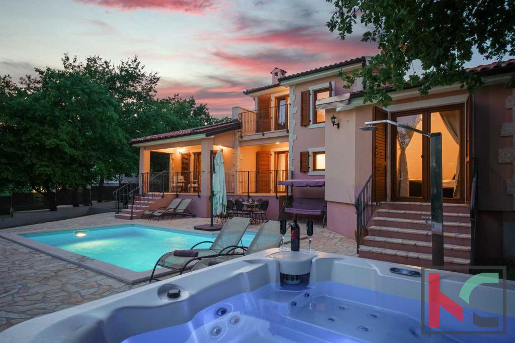 Luksuzna ruralna vila sa bazenom u blizini Poreča, #prodaja