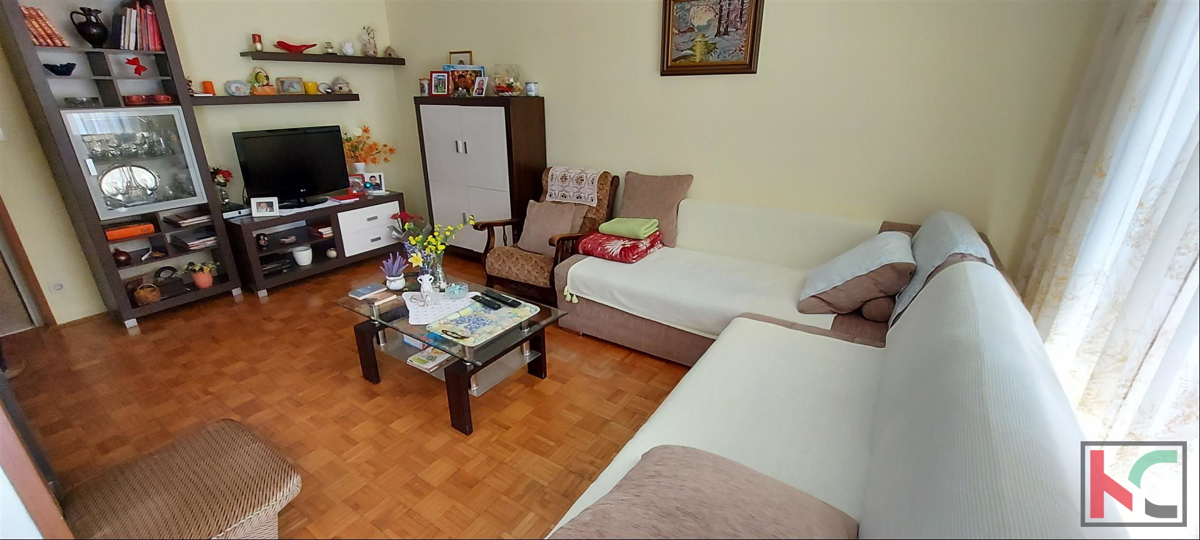 Pula, Stoja stan u prizemlju 77m2 s vrtom 30m2