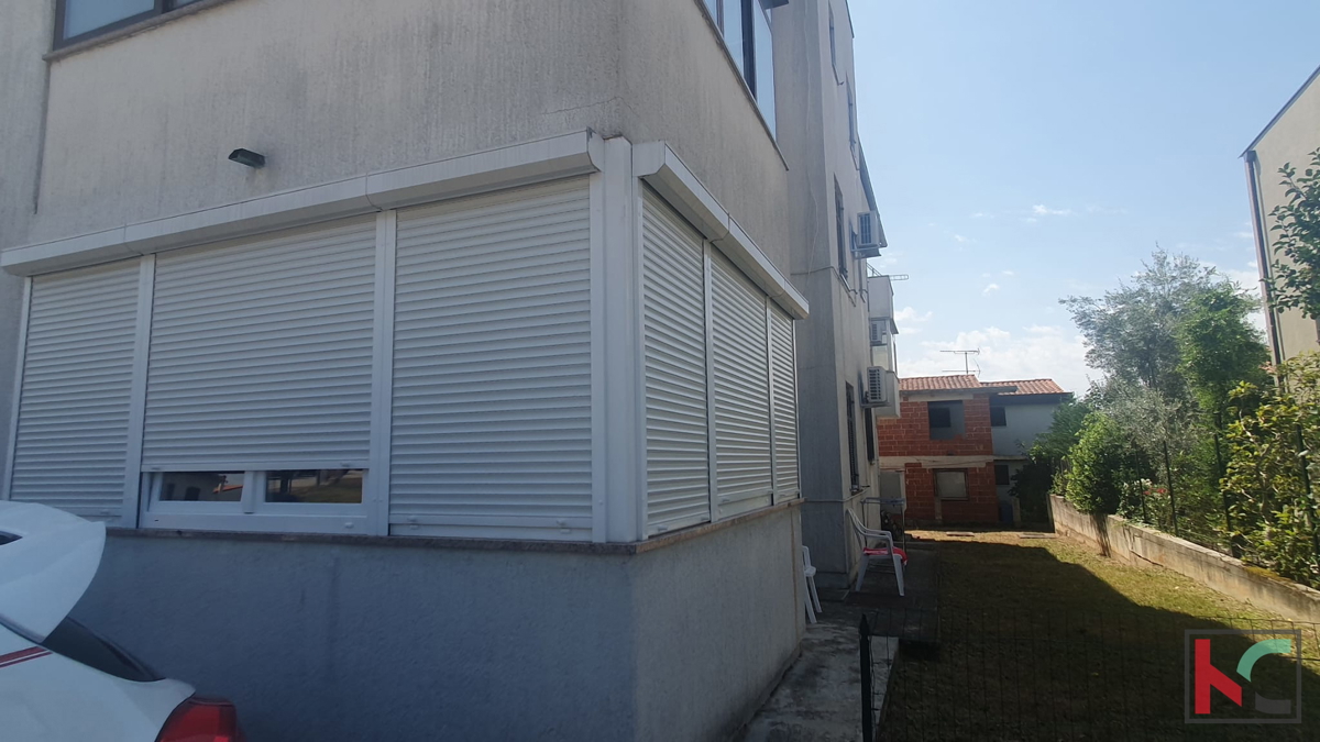 Poreč, two-bedroom apartment with a garden and its own parking space #sale