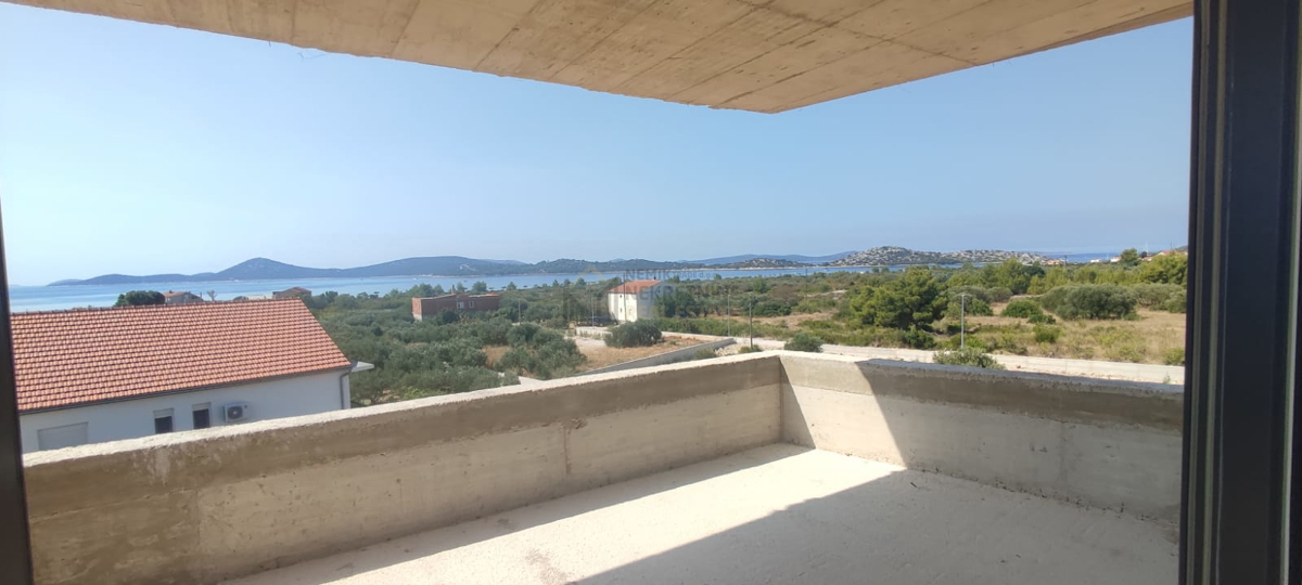 VODICE, NOVI OBJEKT! STAN BLIZU MORA