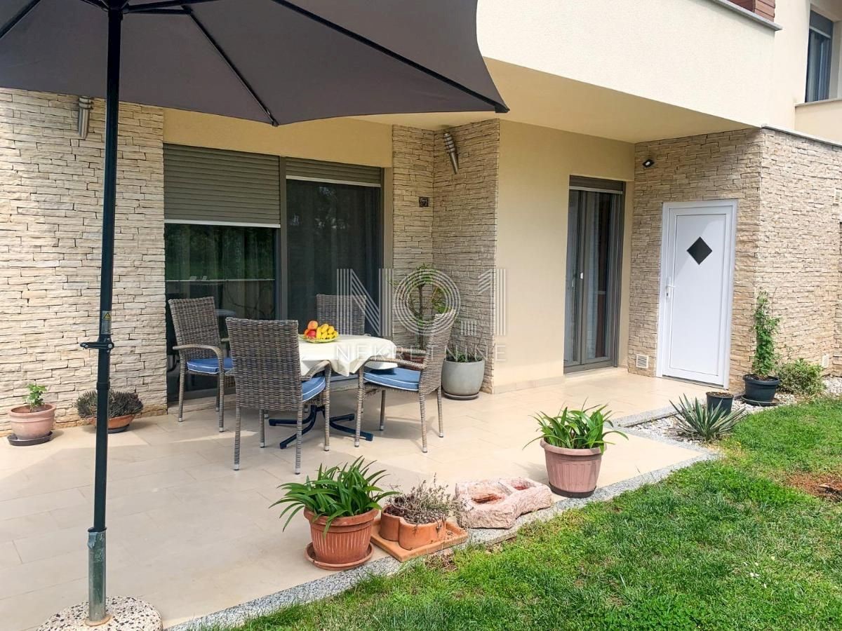 Poreč - Doppelhaushälfte 800 m vom Meer entfernt