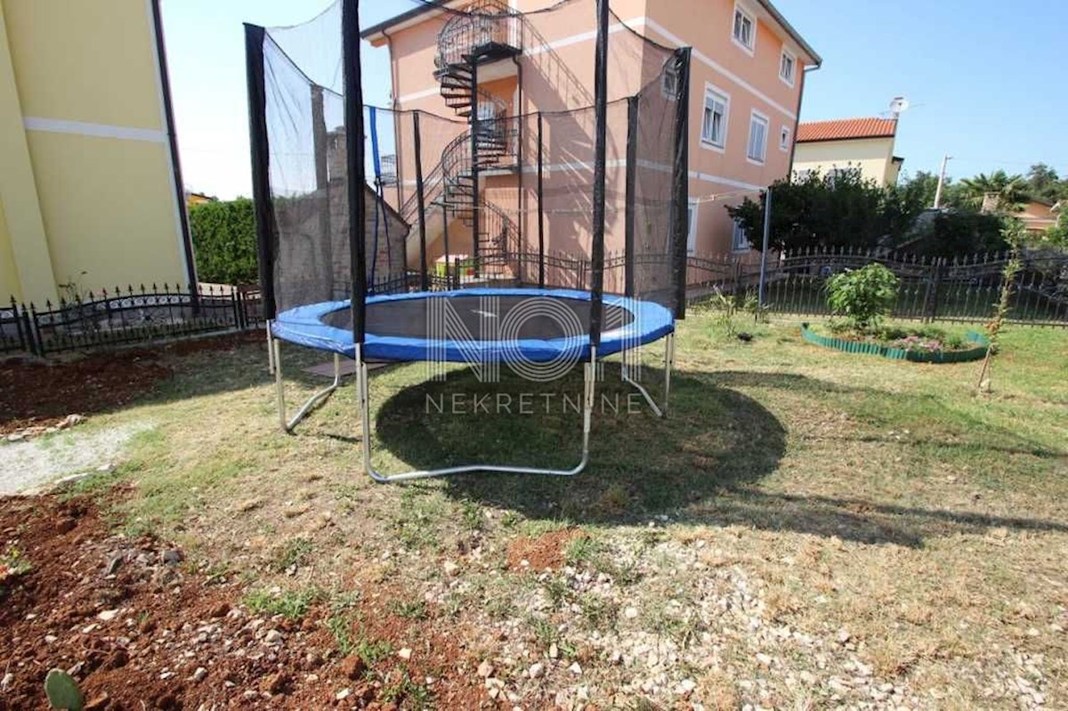 Poreč - Apartmenthaus mit Meerblick