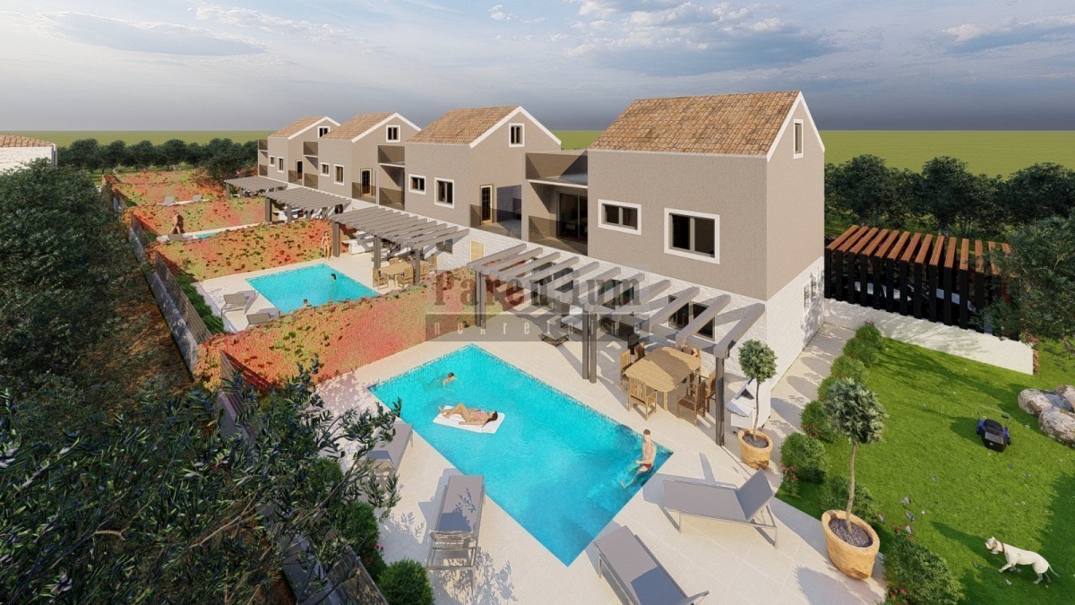 Poreč, okolica, kuća u nizu s bazenom