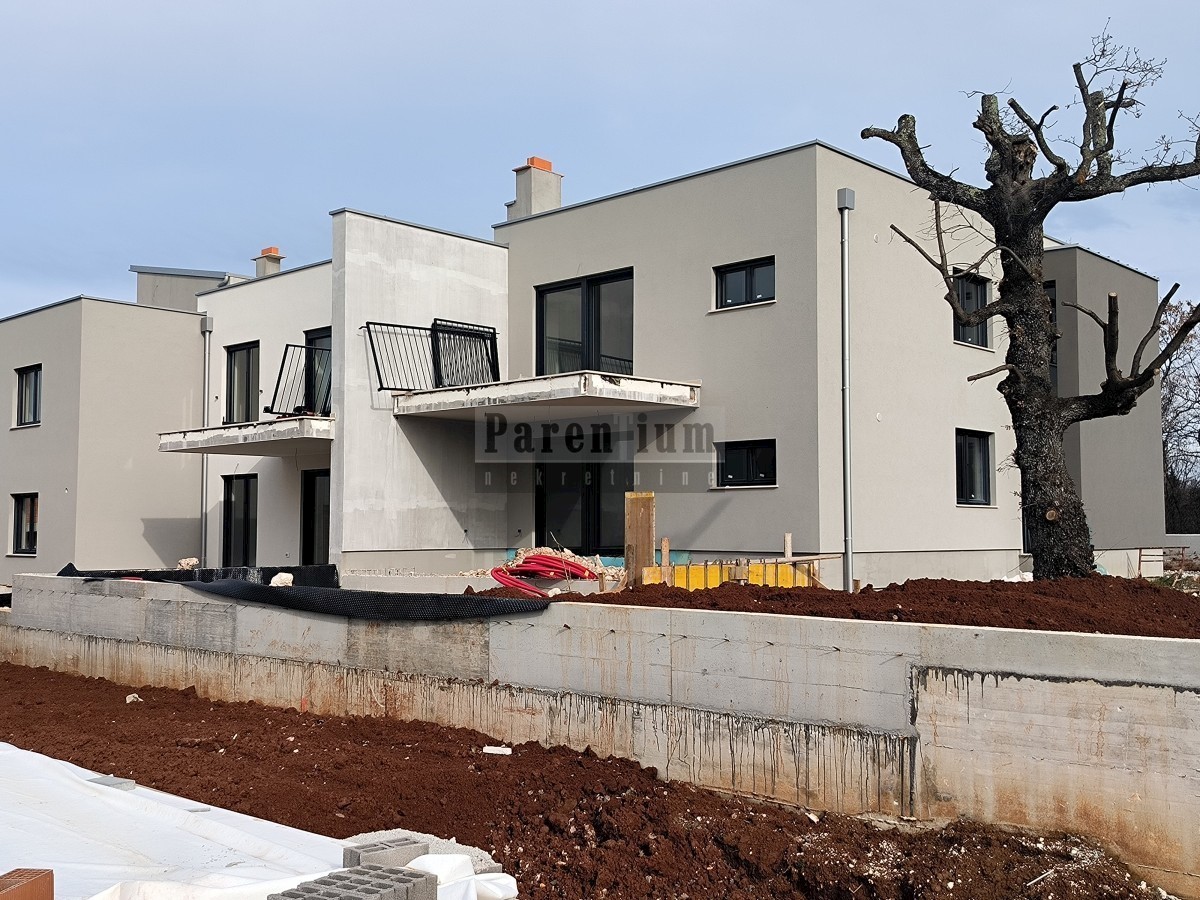 Apartment with roof terrace and sea view