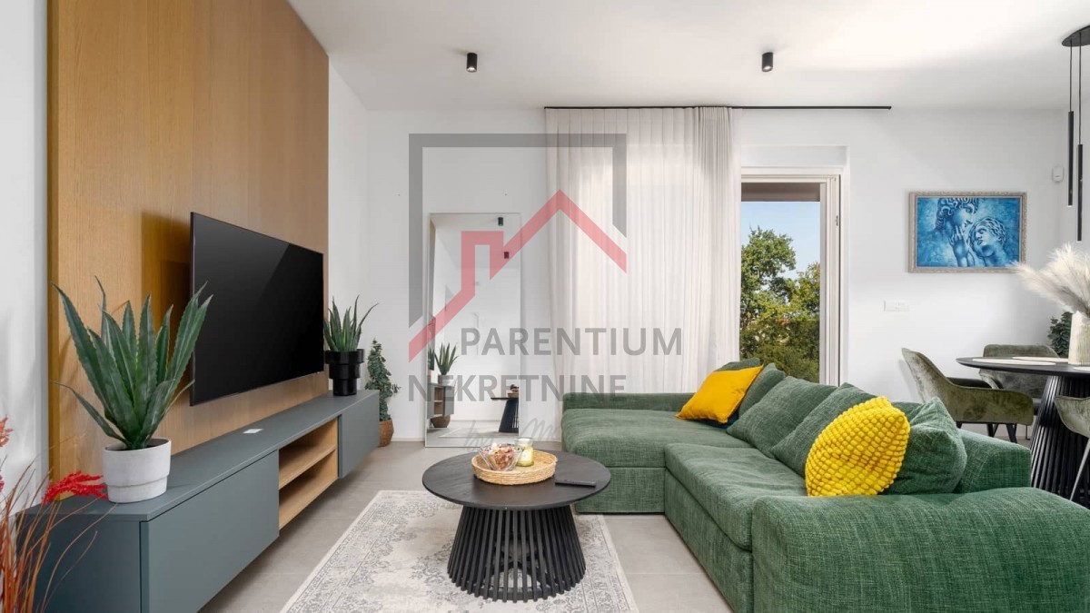 Istria, Poreč - Top-quality apartment on the first floor with terrace and view