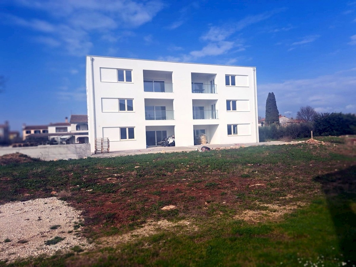 POREČ-NEUE WOHNUNGEN IM BAU 600 M VOM MEER ENTFERNT