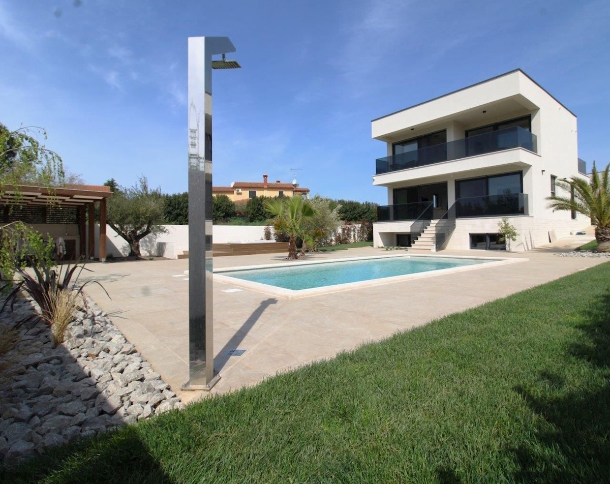 POREČ - PRODAMO LEPO MODERNO VILO