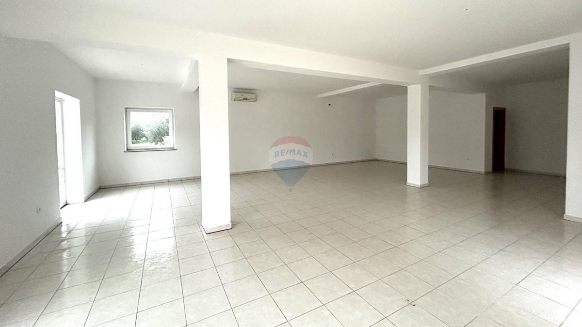 Stan Novigrad , Istra 135m2 , 4 spavaće sobe