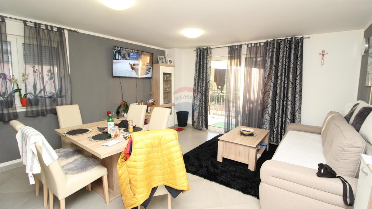 Istria, Poreč - Two-bedroom apartment on the ground floor with a garden