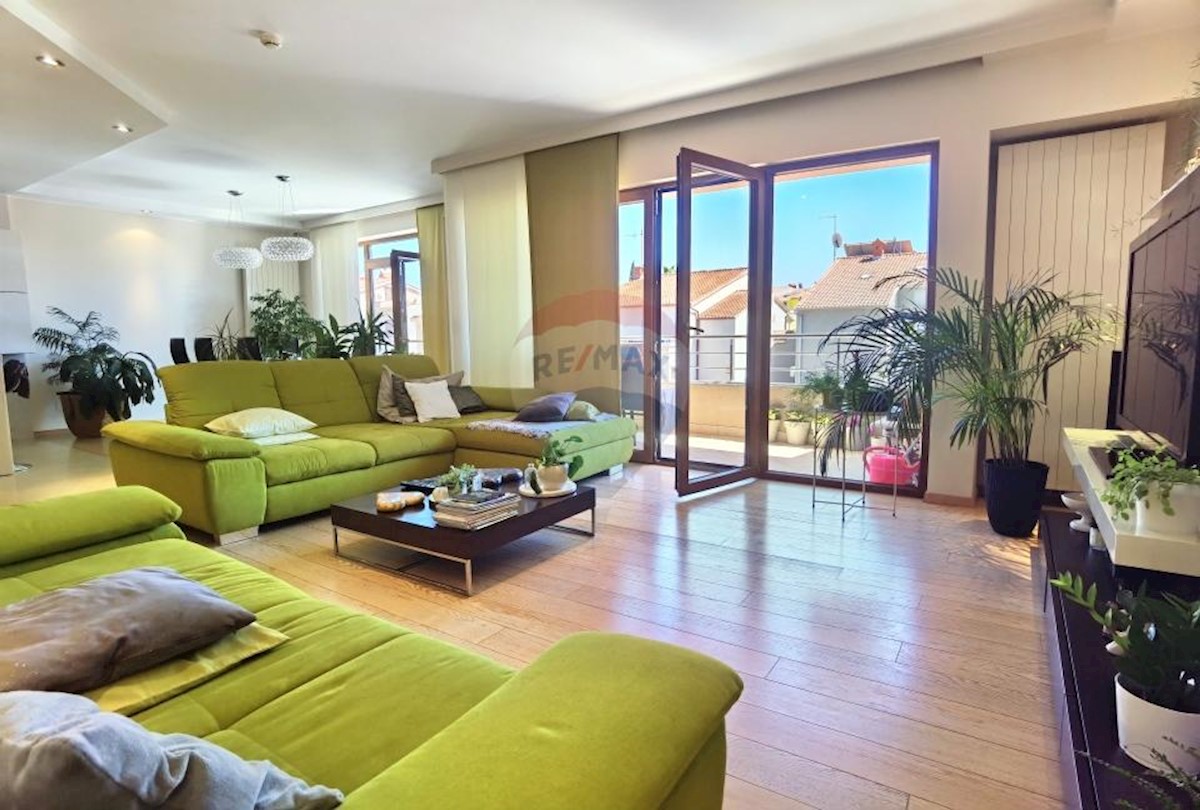 PULA, STAN 190 m2 + apartman 60m2