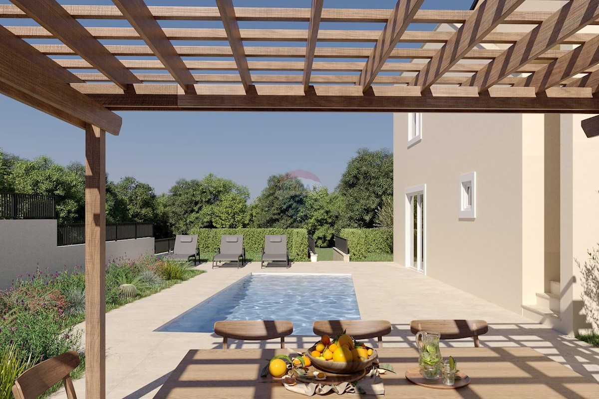 Polovica kuće s okućnicom i bazenom u blizini Poreča