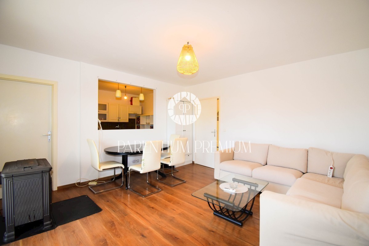 Apartment with balcony and sea view near Poreč