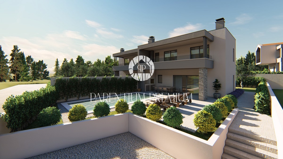 New quality villa with heated pool near the beach