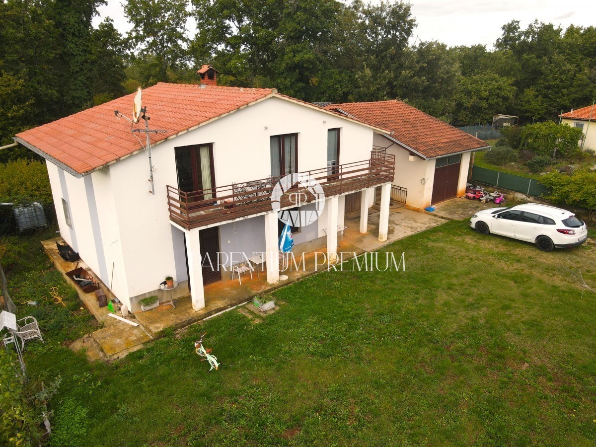 Haus mit 2 Wohneinheiten in ruhiger Lage