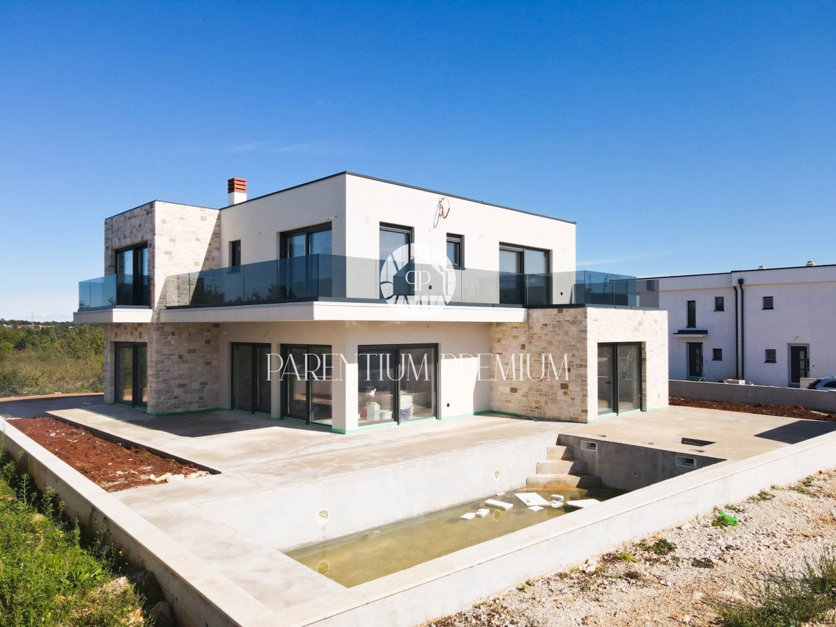 ekskluziva Nova moderna vila sa bazenom u lijepom turističkom mjestu