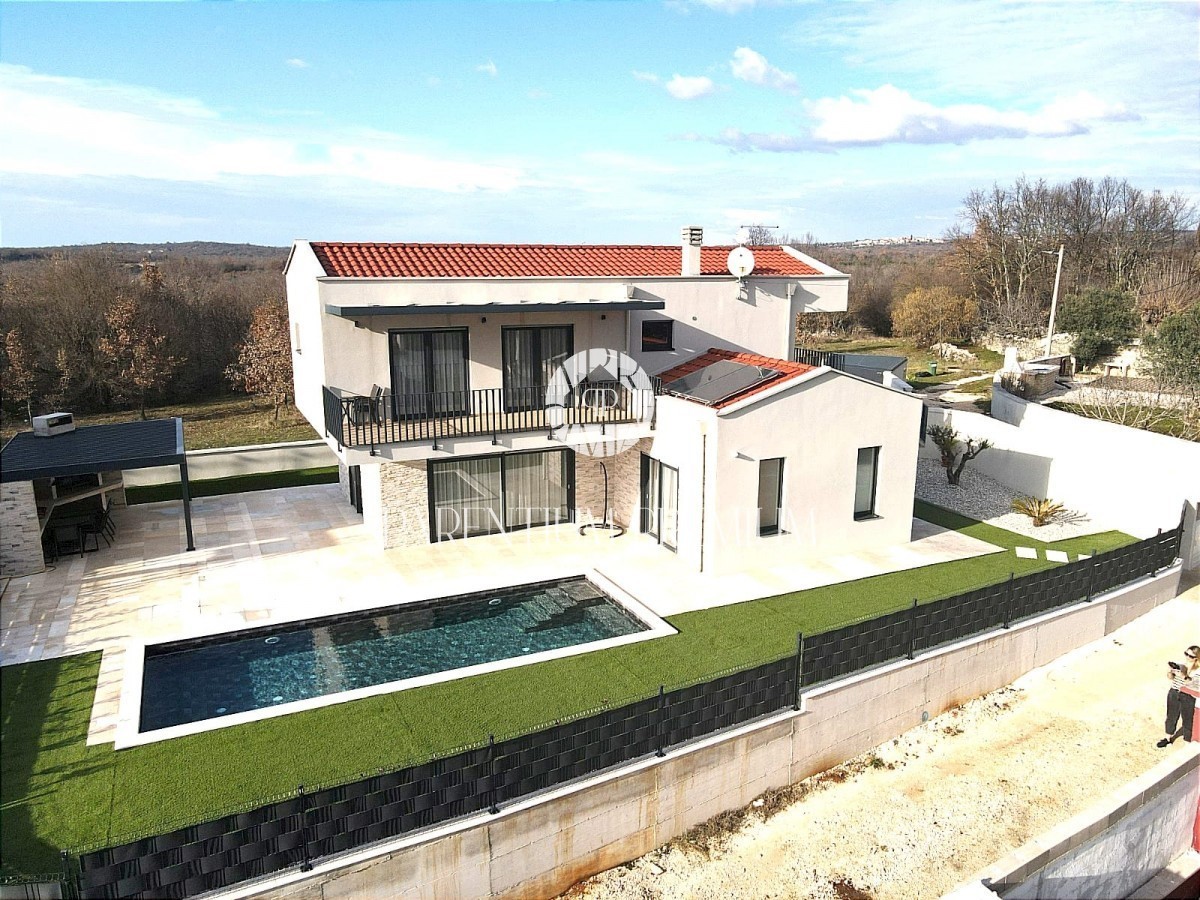 Nova kuća s bazenom na mirnoj lokaciji