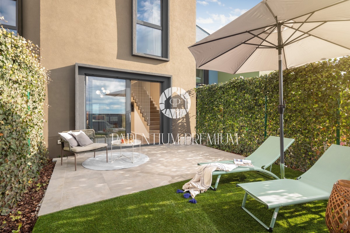 Modernes und ausgestattetes Haus mit Garten und Meerblick, 900 m vom Strand entfernt