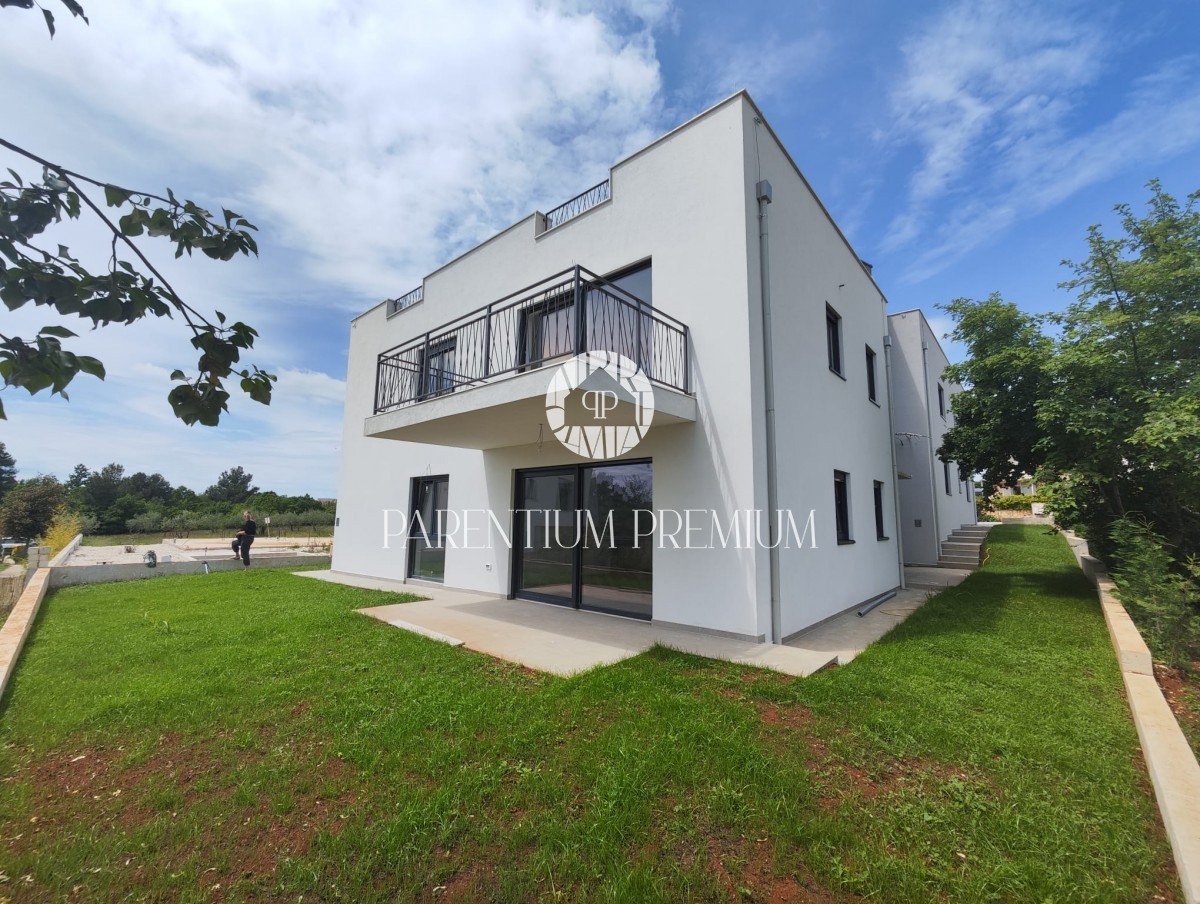 Four-room apartment in a new building just 1 km from the sea