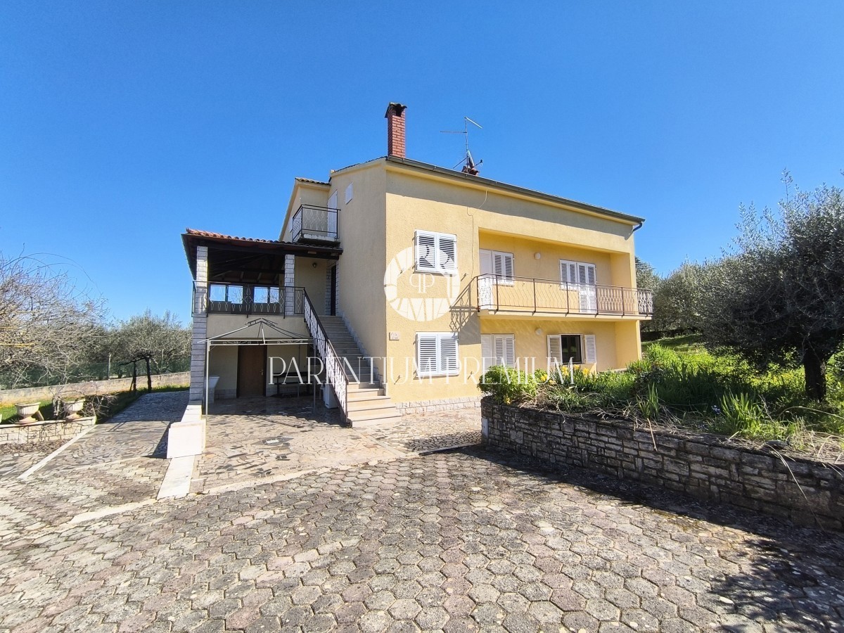Gelegenheit!!! Haus mit 2 Wohnungen und Panoramablick auf das Meer