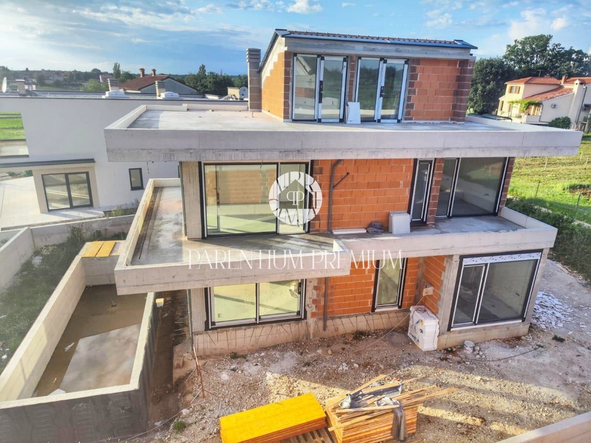 GELEGENHEIT! Modernes Haus 3 km vom Zentrum und dem Meer entfernt