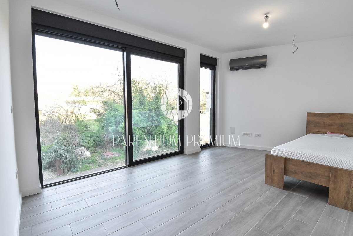 Modern apartment on the 1st floor, 400m from the sea