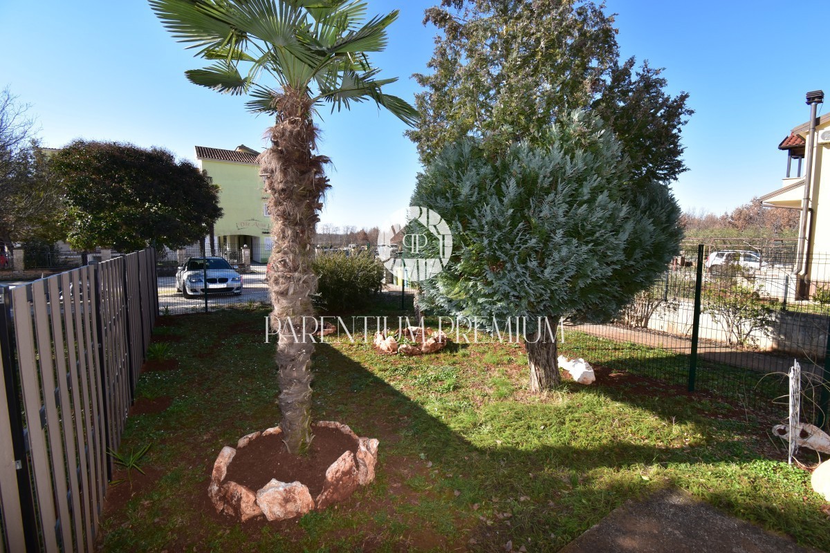 Prekrasan renovirani dvoetažni stan sa vrtom na sjajnoj lokaciji