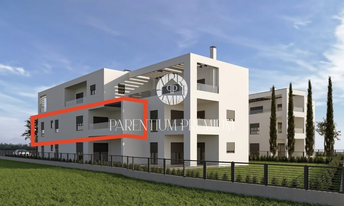 Moderan stan sa terasom i 3 spavaće sobe na mirnoj lokaciji blizu mora