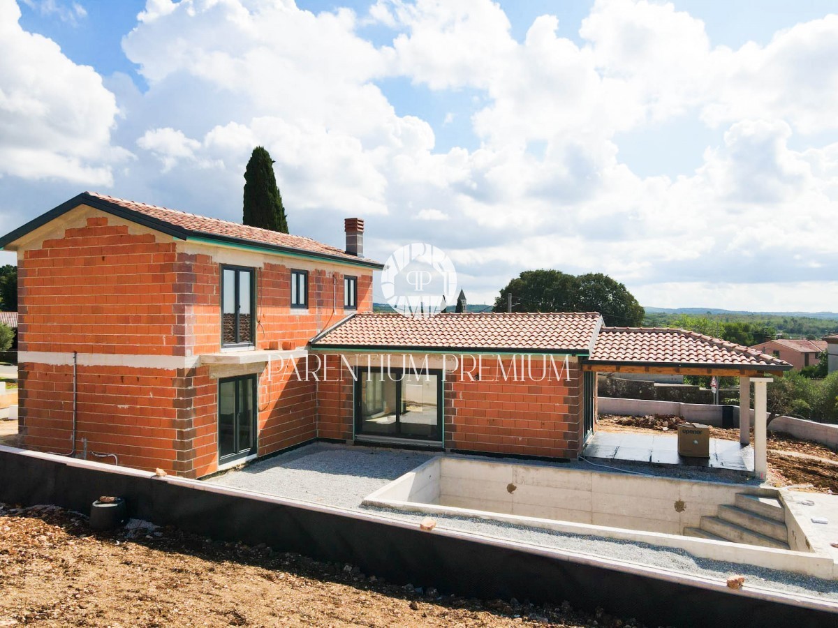 Eine einheimische Steinvilla mit Panoramablick