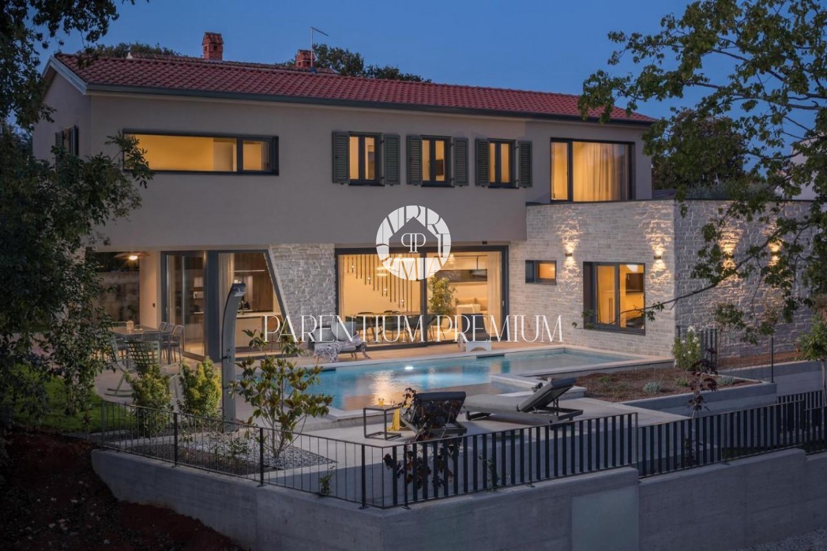 Kvalitetna i moderna vila u predgrađu Poreča samo 2km od mora