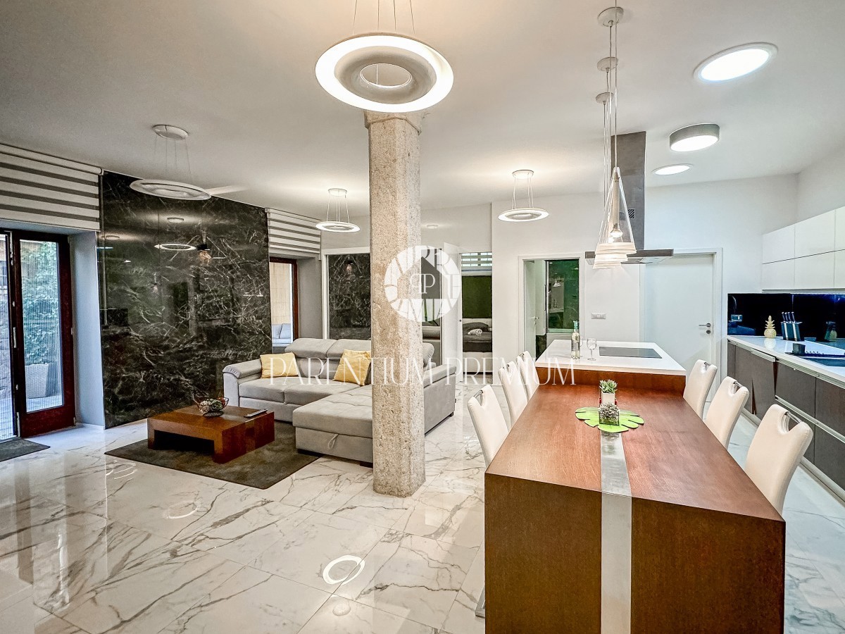 Kuća u centru Poreča, 30m od mora