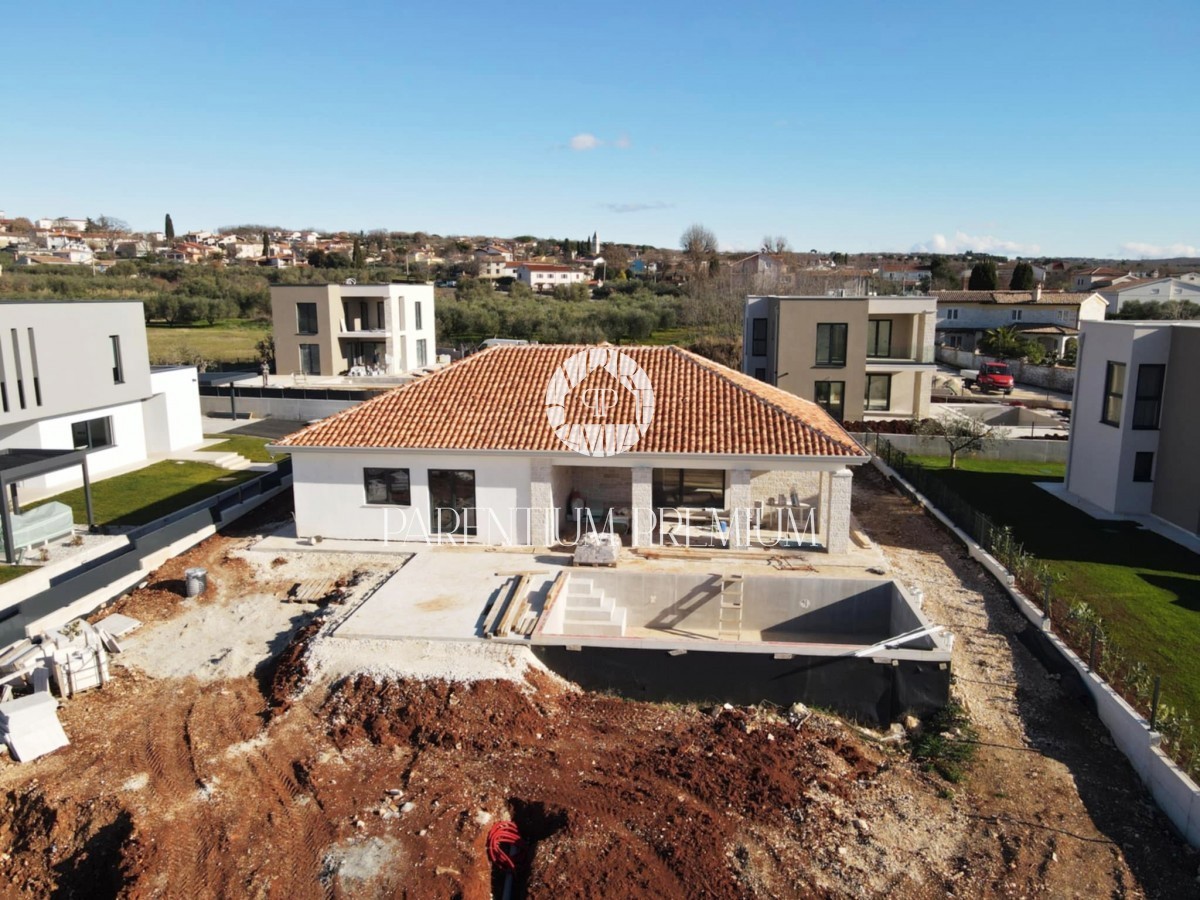 Nova prizemnica  sa bazenom,pogled more