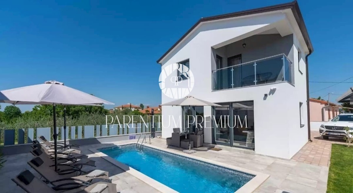 Haus mit Pool und Meerblick in der Nähe von Poreč
